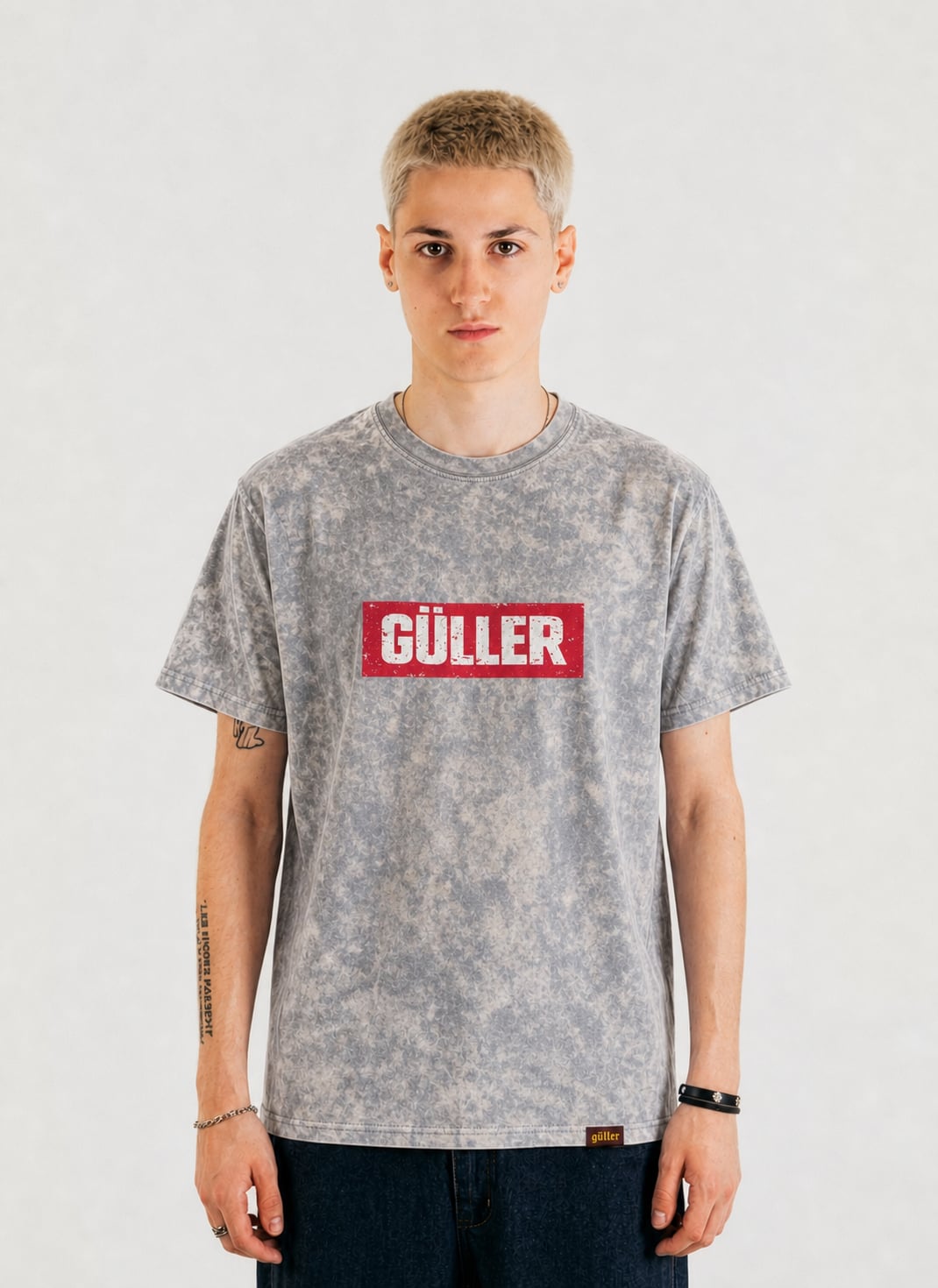 T-shirt-cropped"GÜLLER" boxlogo-stampato-red-col-acid-grey-maculato
